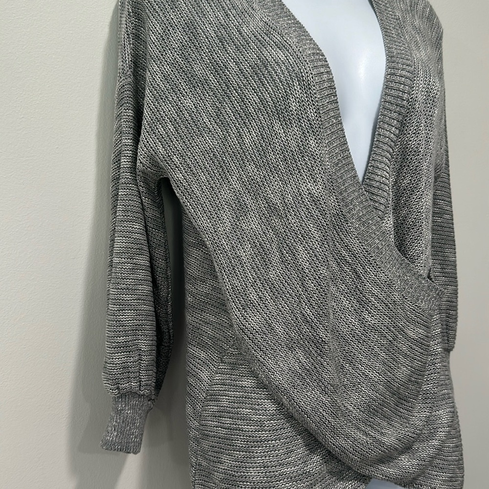 Wrap around sweater - Picture 2 of 4